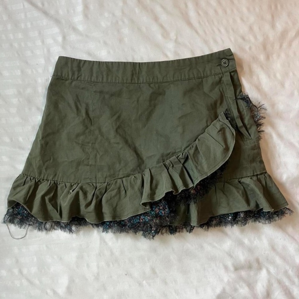 Charlotte Russe Cute Green Ruffle High Rise Boho Micro Mini Skirt Size: XS